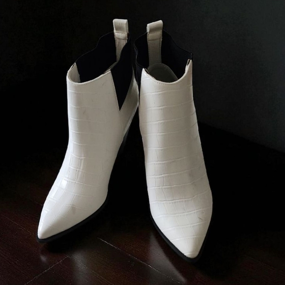 Shoe Dazzle White Croc-Pattern Ankle Booties - Picture 1 of 8